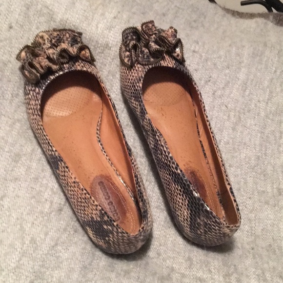 Corso Como Shoes - Snake skin flats. Size 8